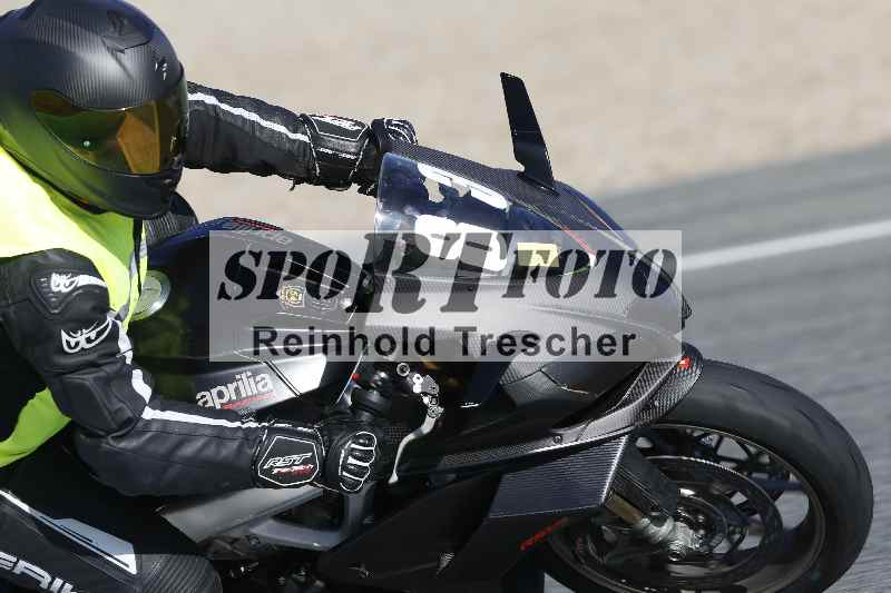 Archiv-2025/02 28.-31.01.2025 Moto Center Thun Jerez/gruen-green/83